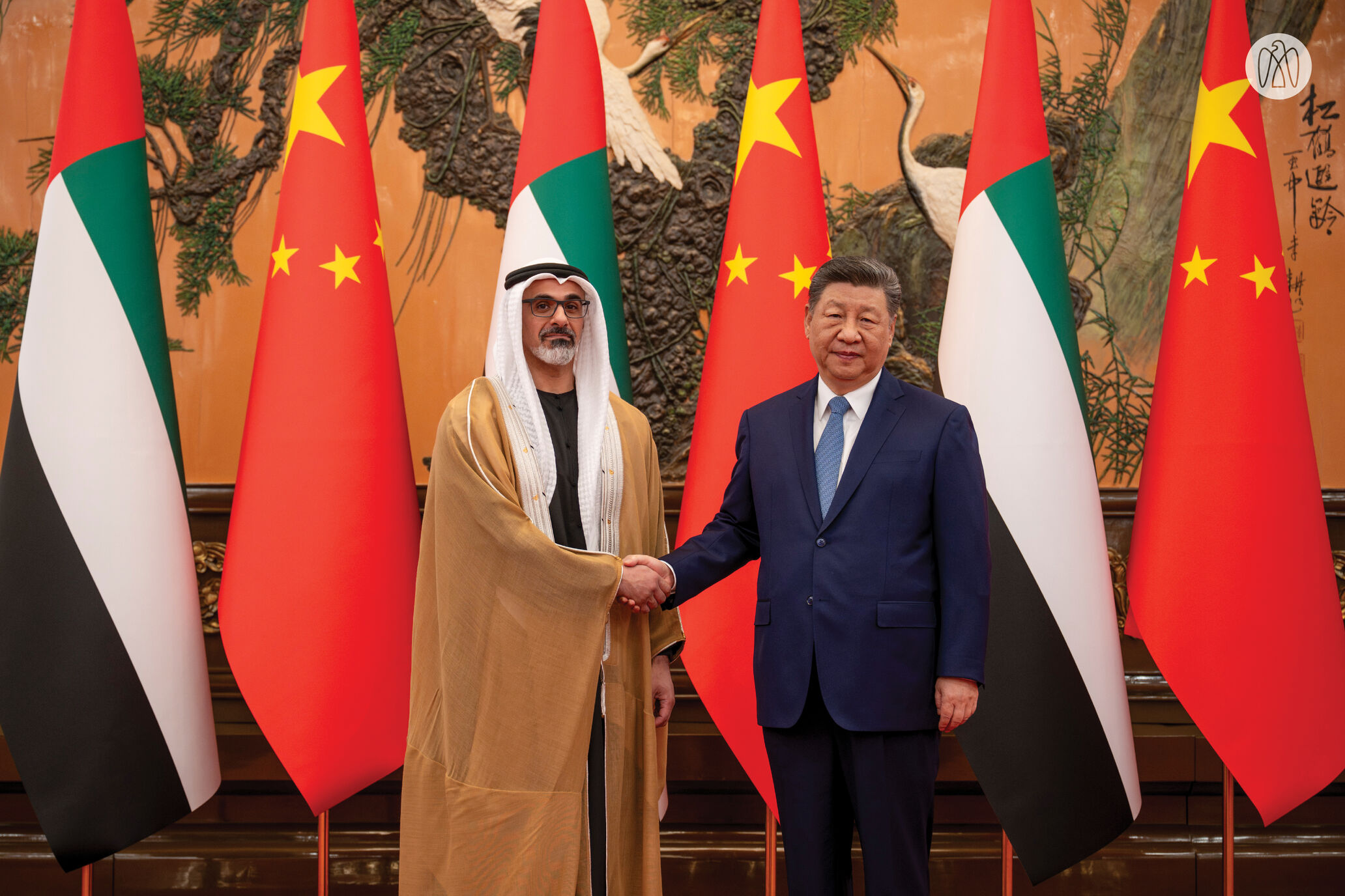 خالد بن محمد بن زايد والرئيس الصيني يستعرضان الأوضاع الإقليمية